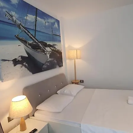 Apartment Premium Studio Privat Situat In Alezzi Beach Piscina,sauna,jacuzzi,parking Navodari